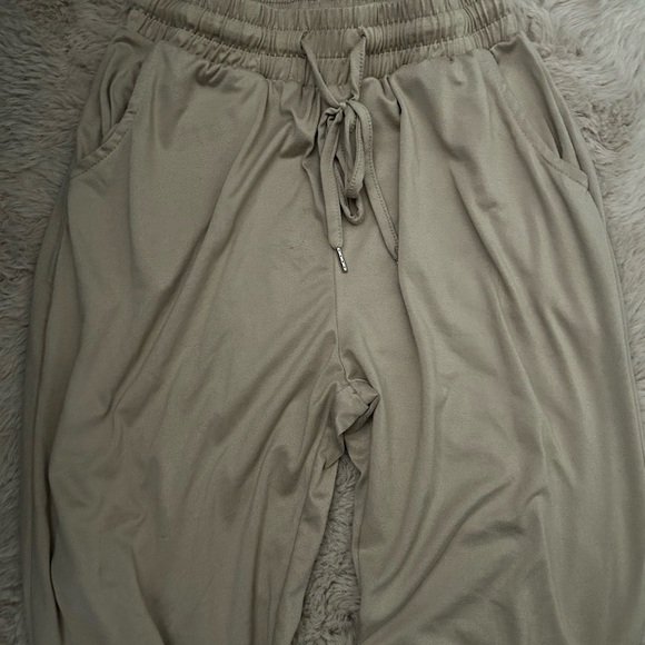 [S] Beige Joggers - Picture 3 of 5